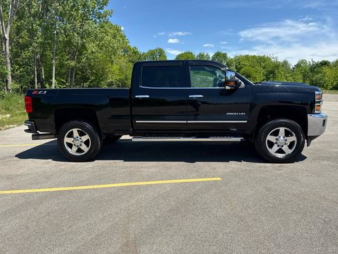 Used 2019 Chevrolet Silverado 2500 LTZ w/ Duramax Plus Package AWD/4WD image 4