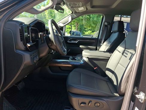 New 2026 Chevrolet Silverado 2500 LTZ w/ LTZ Plus Package AWD/4WD image 13