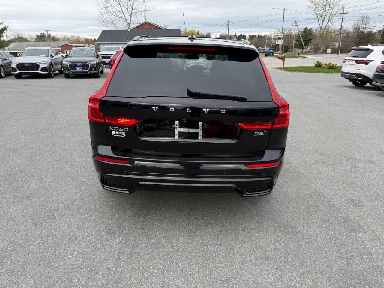 Used 2025 Volvo XC60 B5 Core AWD/4WD image 7