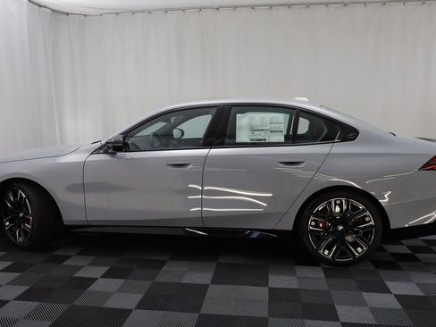 New 2025 BMW i5 M60 w/ Premium Package image 5