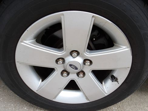 Used 2008 Ford Fusion SE FWD image 22