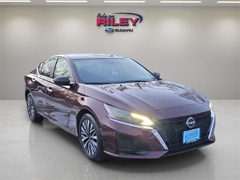 Used 2024 Nissan Altima 2.5 SV image 7