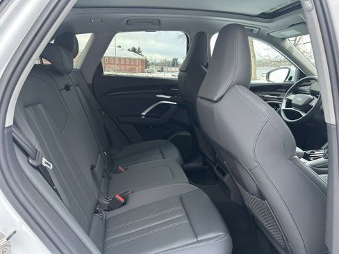 Certified 2025 Audi Q5 Premium Plus w/ Premium Plus image 24