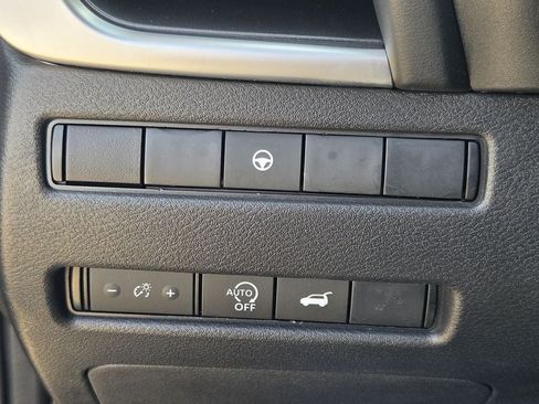 Used 2026 Nissan Rogue SV FWD image 24