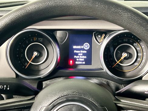Used 2020 Jeep Gladiator Sport AWD/4WD image 22