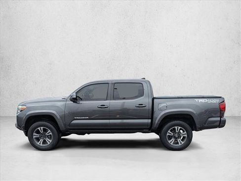 Used 2019 Toyota Tacoma TRD Sport image 8