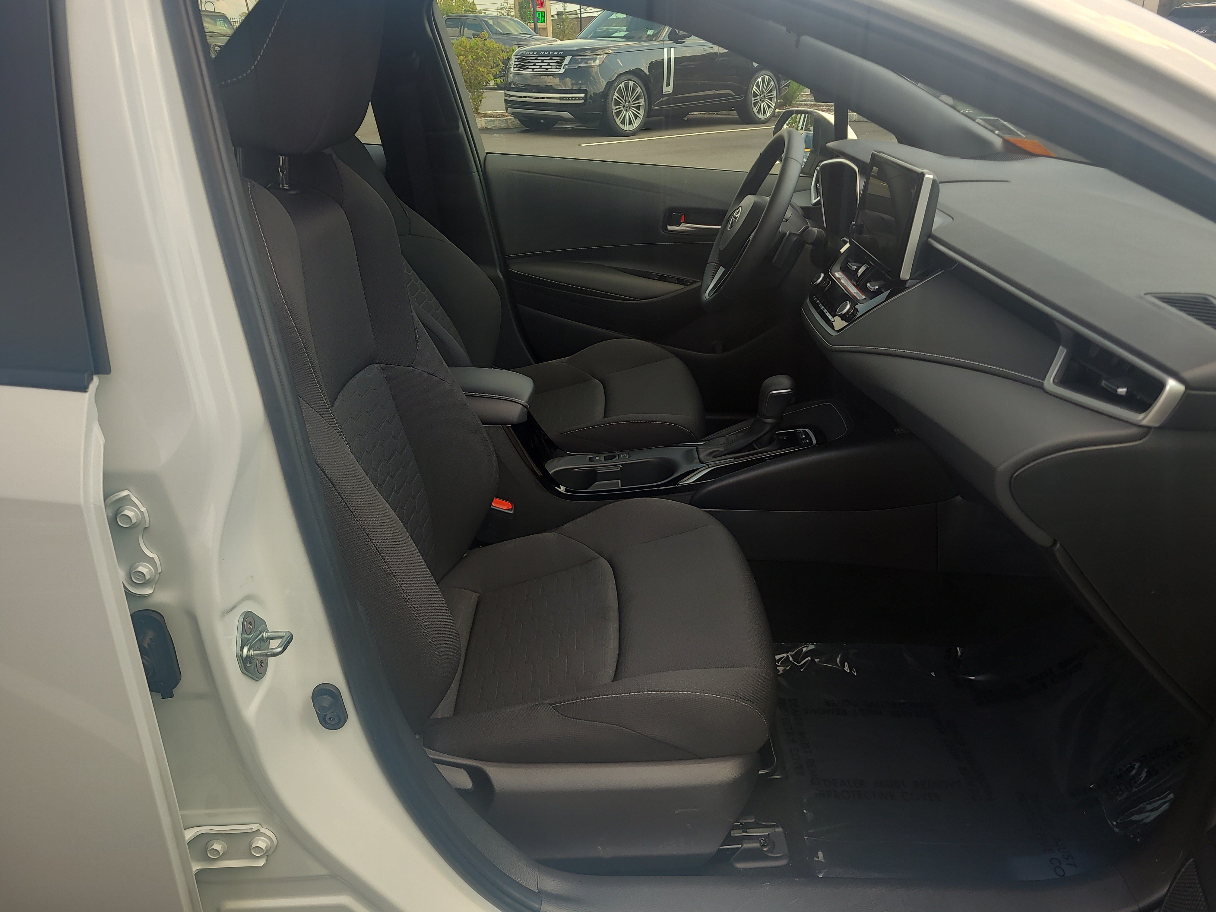 Certified 2025 Toyota Corolla SE w/ SE Package FWD image 17