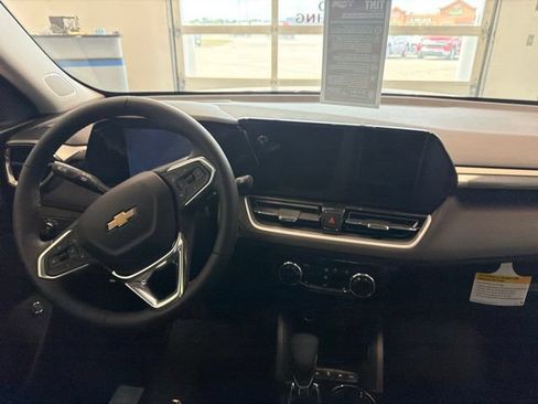 New 2026 Chevrolet TrailBlazer LT w/ Convenience Package AWD/4WD image 32