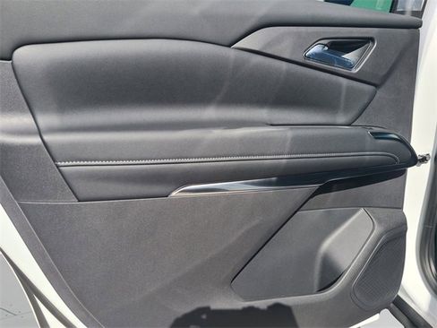 New 2026 Chevrolet Traverse LT w/ Midnight/Sport Edition image 18