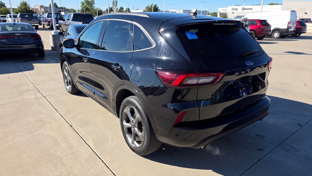 Used 2024 Ford Escape ST-Line AWD/4WD image 3