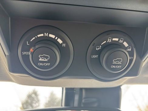 Used 2024 Toyota 4Runner TRD Off-Road image 15