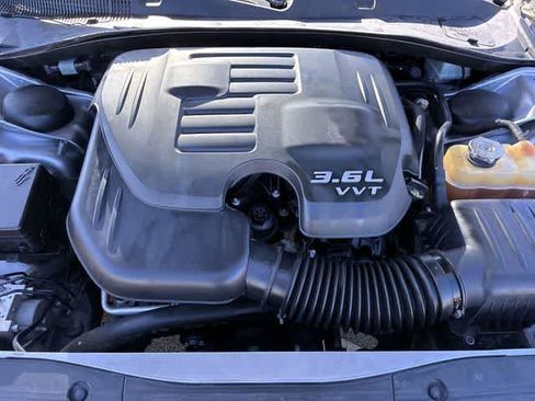 Used 2016 Dodge Charger SXT image 15