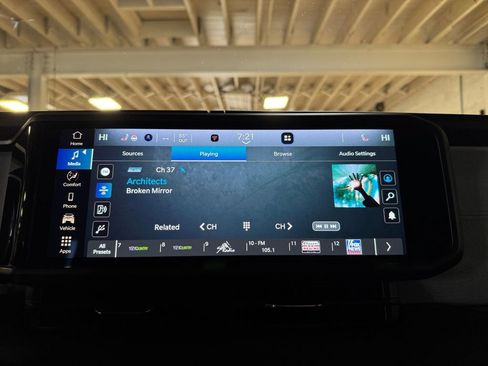 Used 2025 Jeep Wrangler Unlimited Sahara image 17