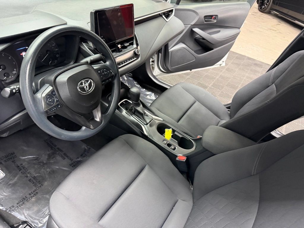 Used 2024 Toyota Corolla LE FWD image 31