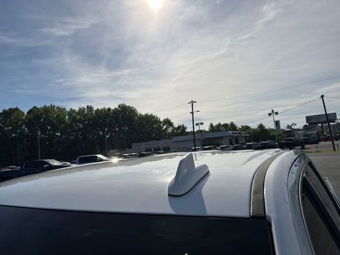 Used 2019 GMC Sierra 1500 SLT w/ X31 Off-Road Package AWD/4WD image 14
