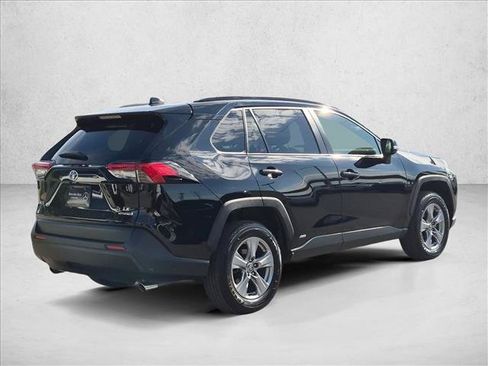 Used 2024 Toyota RAV4 LE AWD/4WD image 5