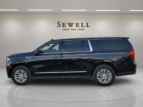 Used 2023 GMC Yukon XL Denali image 2