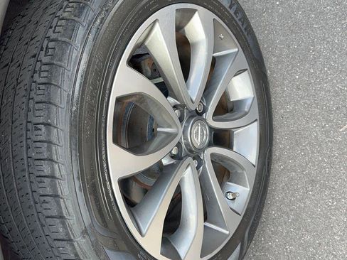 Used 2017 Nissan Juke SV FWD image 16