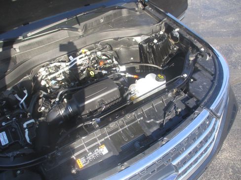 Used 2024 Ford Explorer XLT image 18