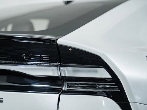 New 2026 Toyota Prius Plug-In Hybrid FWD image 8