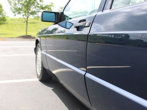 Used 1993 Mercedes-Benz 190 E 2.6 image 11