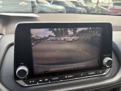 Used 2021 Nissan Rogue S AWD/4WD image 12