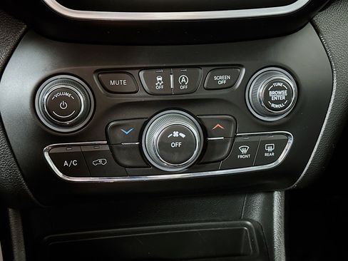 Used 2021 Jeep Cherokee Latitude Lux AWD/4WD image 15