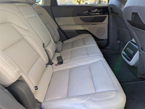 Used 2024 Lincoln Nautilus Premier image 26