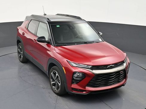Used 2021 Chevrolet TrailBlazer RS w/ Technology Package FWD image 18