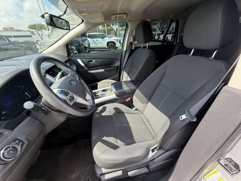 Used 2013 Ford Edge SE image 24