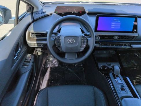 Used 2025 Toyota Prius FWD image 15