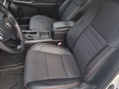 Used 2016 Toyota Camry SE image 5