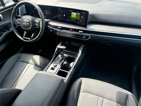 Certified 2024 Kia Sorento SX image 37