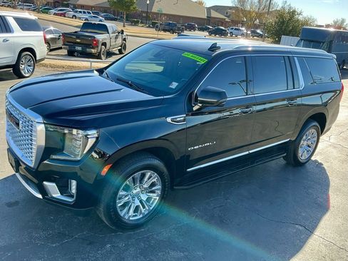 Used 2021 GMC Yukon XL Denali image 5