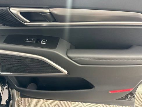 Certified 2025 Kia Telluride LX FWD image 21