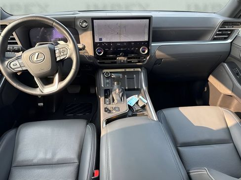Used 2024 Lexus GX 550 w/ Accessory Package (2T) AWD/4WD image 10