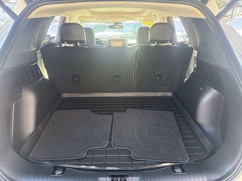 Used 2021 Ford Escape Titanium image 7