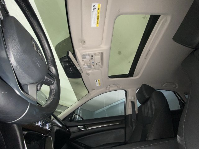Used 2019 Honda Accord Touring image 21