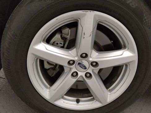 Used 2018 Ford Explorer XLT image 31