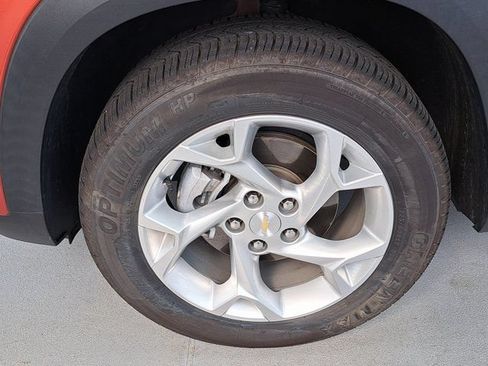 Used 2024 Chevrolet Trax LS w/ LS Convenience Package FWD image 29