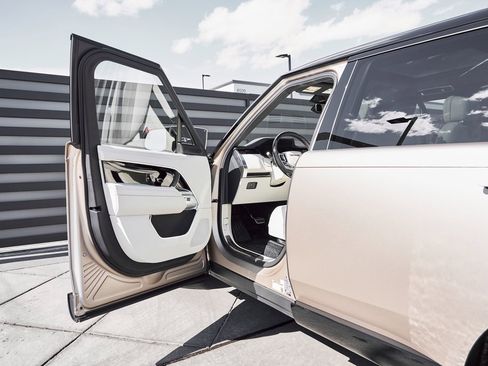 Used 2026 Land Rover Range Rover Long Wheelbase SE image 28