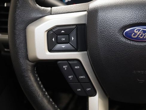 Used 2019 Ford F150 Lariat image 32