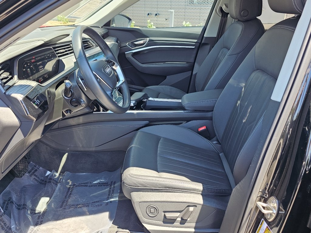 Used 2024 Audi Q8 e-tron Premium Plus w/ Premium Plus Package AWD/4WD image 2