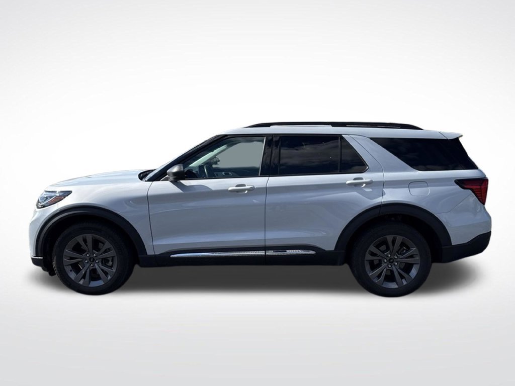 Used 2025 Ford Explorer Active w/ Active Comfort Package AWD/4WD image 3