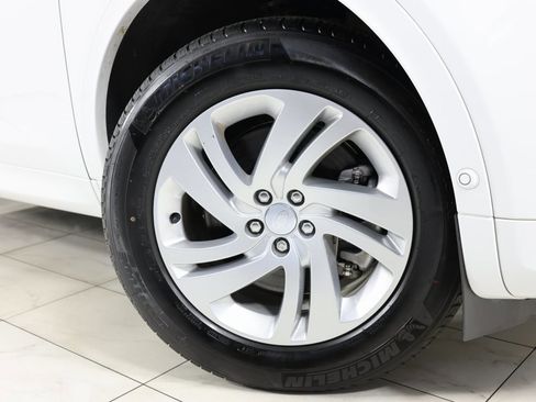 Used 2024 Land Rover Discovery Sport S image 14