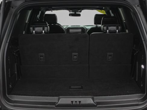 Used 2019 Ford Expedition Limited w/ Equipment Group 302A AWD/4WD image 9