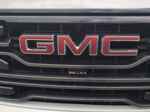 Used 2024 GMC Sierra 1500 AT4 w/ Technology Package AWD/4WD image 33