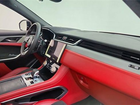 Used 2022 Jaguar F-PACE SVR image 21