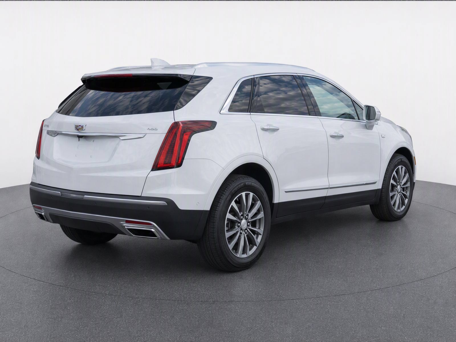 Used 2021 Cadillac XT5 Premium Luxury FWD image 4