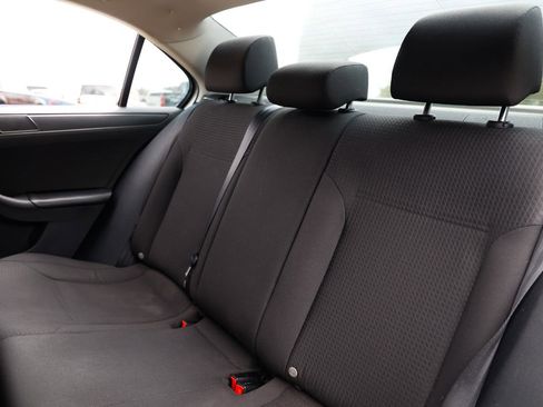 Used 2015 Volkswagen Jetta S w/ Welcome Package image 8